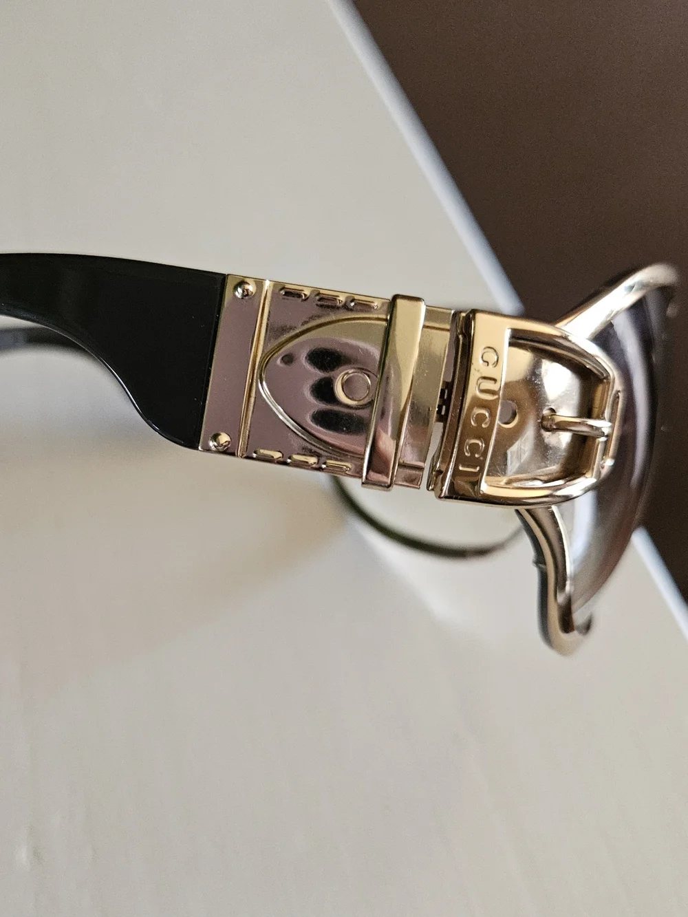 Vintage Gucci Gold Women's Sunglasses with Gradient Brown Lenses